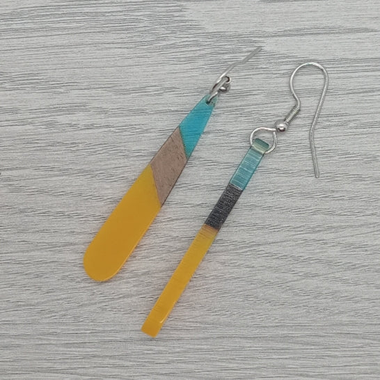 Walnut & resin blades - transparent blue & solid yellow