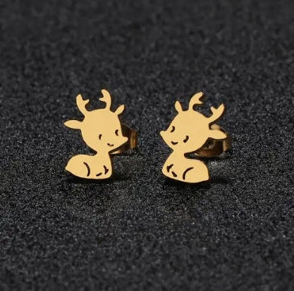 Sitting Reindeer studs