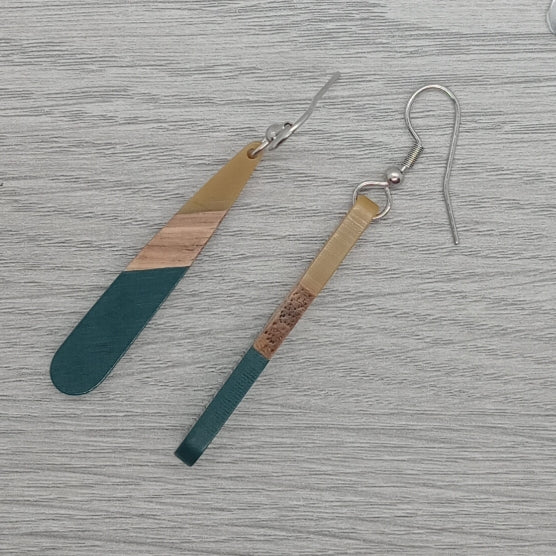 Walnut & resin blades - solid caramel & dark green