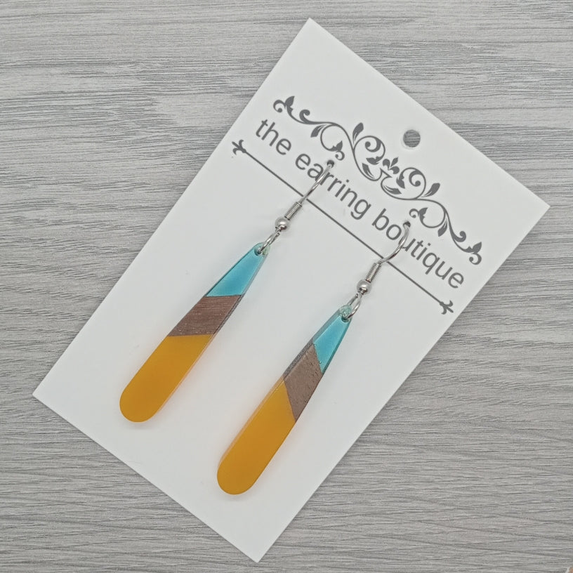 Walnut & resin blades - transparent blue & solid yellow